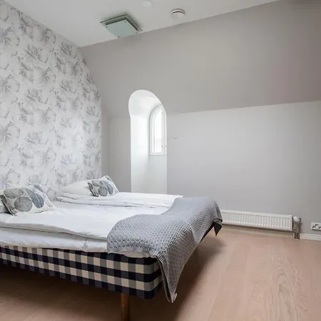 2ndhomes Luxury City 2br Penthouse W/sauna Apartment *