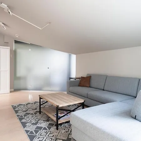 2ndhomes Luxury City 2br Penthouse W/sauna Apartment *